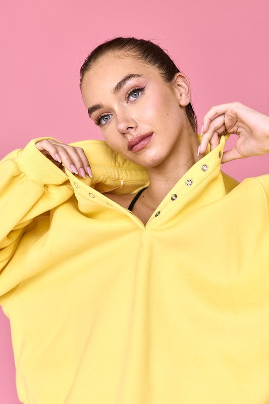 Collared buttoned sweatshirt