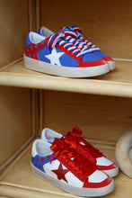 Load image into Gallery viewer, Star sneakers
