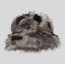 Load image into Gallery viewer, Faux fur bucket hat
