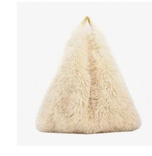 Load image into Gallery viewer, Large fur shoulder bag
