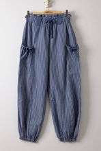 Load image into Gallery viewer, Striped bow detail woven parachute pants

