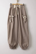 Load image into Gallery viewer, Striped bow detail woven parachute pants
