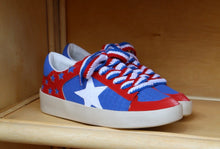 Load image into Gallery viewer, Star sneakers
