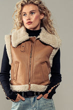 Load image into Gallery viewer, Sherpa shearling vest
