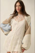 Load image into Gallery viewer, Knit shrug cardigan
