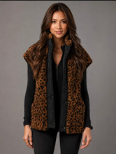 Load image into Gallery viewer, Brown and black leopard vest
