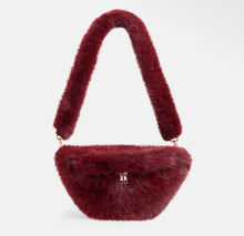 Load image into Gallery viewer, Faux fur crossbody
