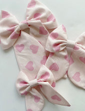 Load image into Gallery viewer, Heart hair bows
