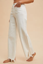 Load image into Gallery viewer, Raw hem bottom denim
