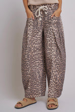 Load image into Gallery viewer, Rope drawstring cheetah balloon pant
