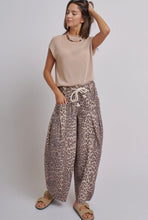 Load image into Gallery viewer, Rope drawstring cheetah balloon pant
