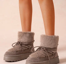 Load image into Gallery viewer, Fur winter boot
