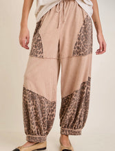 Load image into Gallery viewer, Leopard balloon pant
