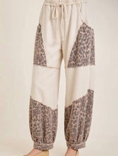 Load image into Gallery viewer, Leopard balloon pant
