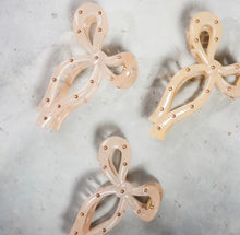 Load image into Gallery viewer, Studded bow clips
