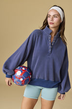 Load image into Gallery viewer, Collared buttoned sweatshirt
