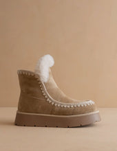 Load image into Gallery viewer, Shearling trim platform boot
