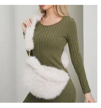Load image into Gallery viewer, Faux fur crossbody
