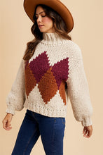 Load image into Gallery viewer, Turtleneck yarn sweater
