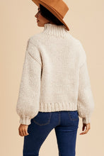 Load image into Gallery viewer, Turtleneck yarn sweater
