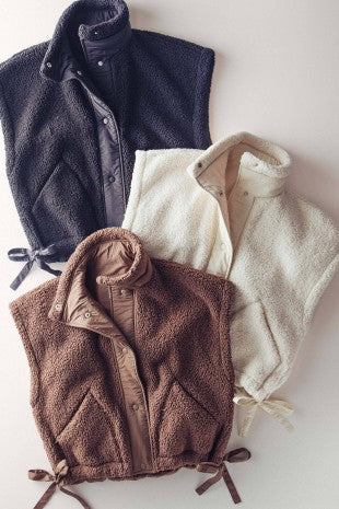 Sherpa tie vest