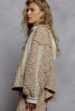 Load image into Gallery viewer, Quilted woven hoodie top
