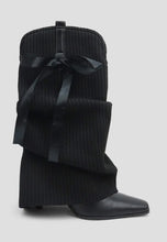 Load image into Gallery viewer, Satin bow ribbed boots

