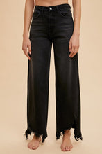 Load image into Gallery viewer, Raw hem bottom denim

