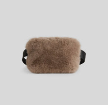 Load image into Gallery viewer, Faux fur crossbody
