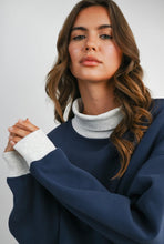 Load image into Gallery viewer, Cozy contrast turtleneck
