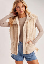Load image into Gallery viewer, Sherpa vest
