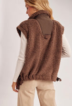 Load image into Gallery viewer, Sherpa vest
