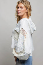 Load image into Gallery viewer, Balloon sleeve double gauze floral button down
