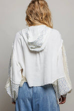 Load image into Gallery viewer, Balloon sleeve double gauze floral button down
