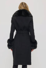 Load image into Gallery viewer, Faux fur collar coat
