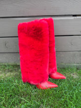 Load image into Gallery viewer, Red faux fur boots
