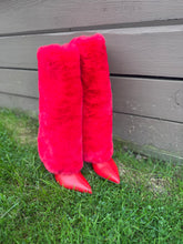 Load image into Gallery viewer, Red faux fur boots

